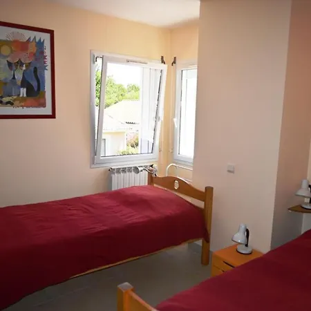 Maison 4 Avec Piscine, A 8 Min Du De - Fr-1-521-249 Holiday home *